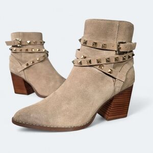 Steve Madden Boots Size 9 Studded Tan Suede Ankle Boot